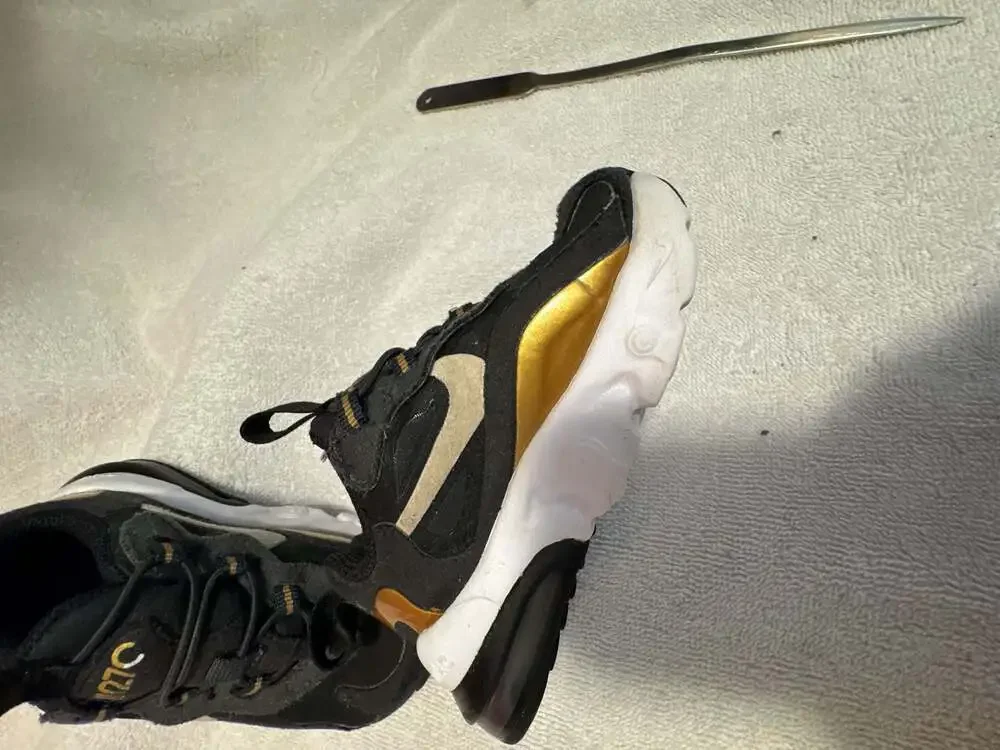 Nike Air Max 270 React Toddler Shoes Black/Metallic Gold Size 5C
